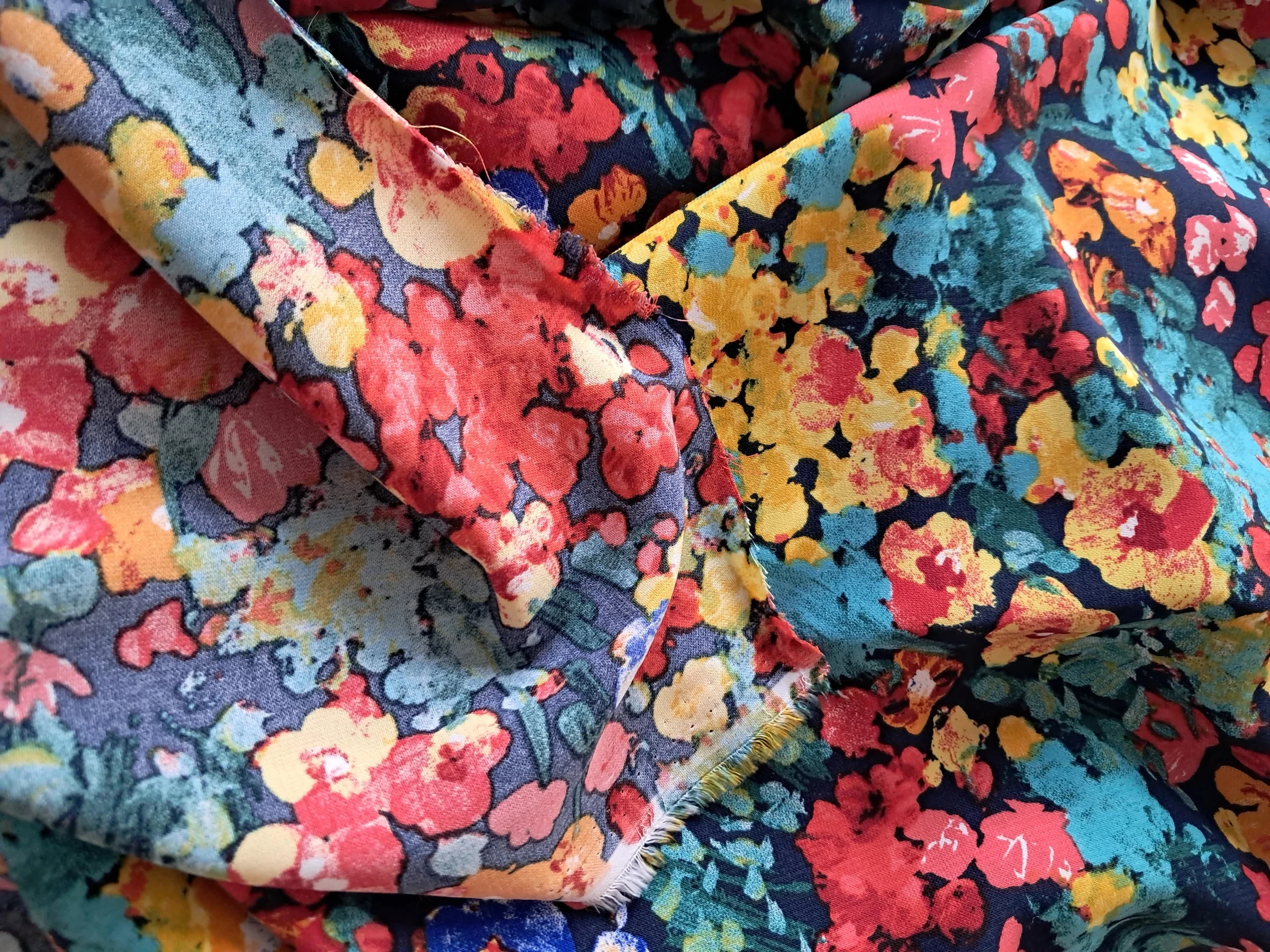 TISSU - Javanese multicolored flowers – photo 3